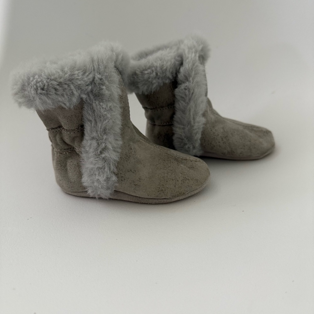 Robeez Gray Baby Walker Shoes with Fur Trim